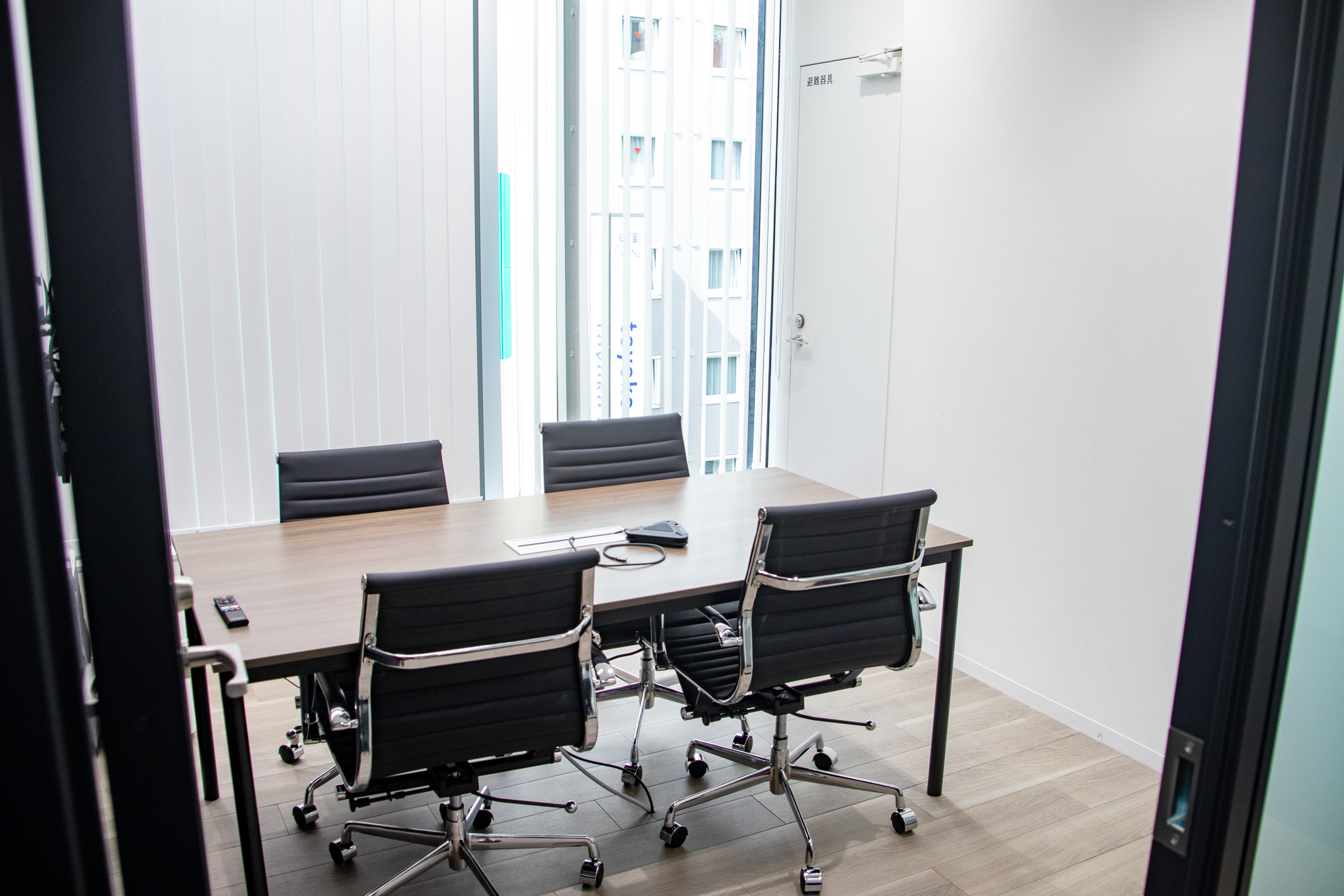 J-TAP_オフィス訪問_小会議室