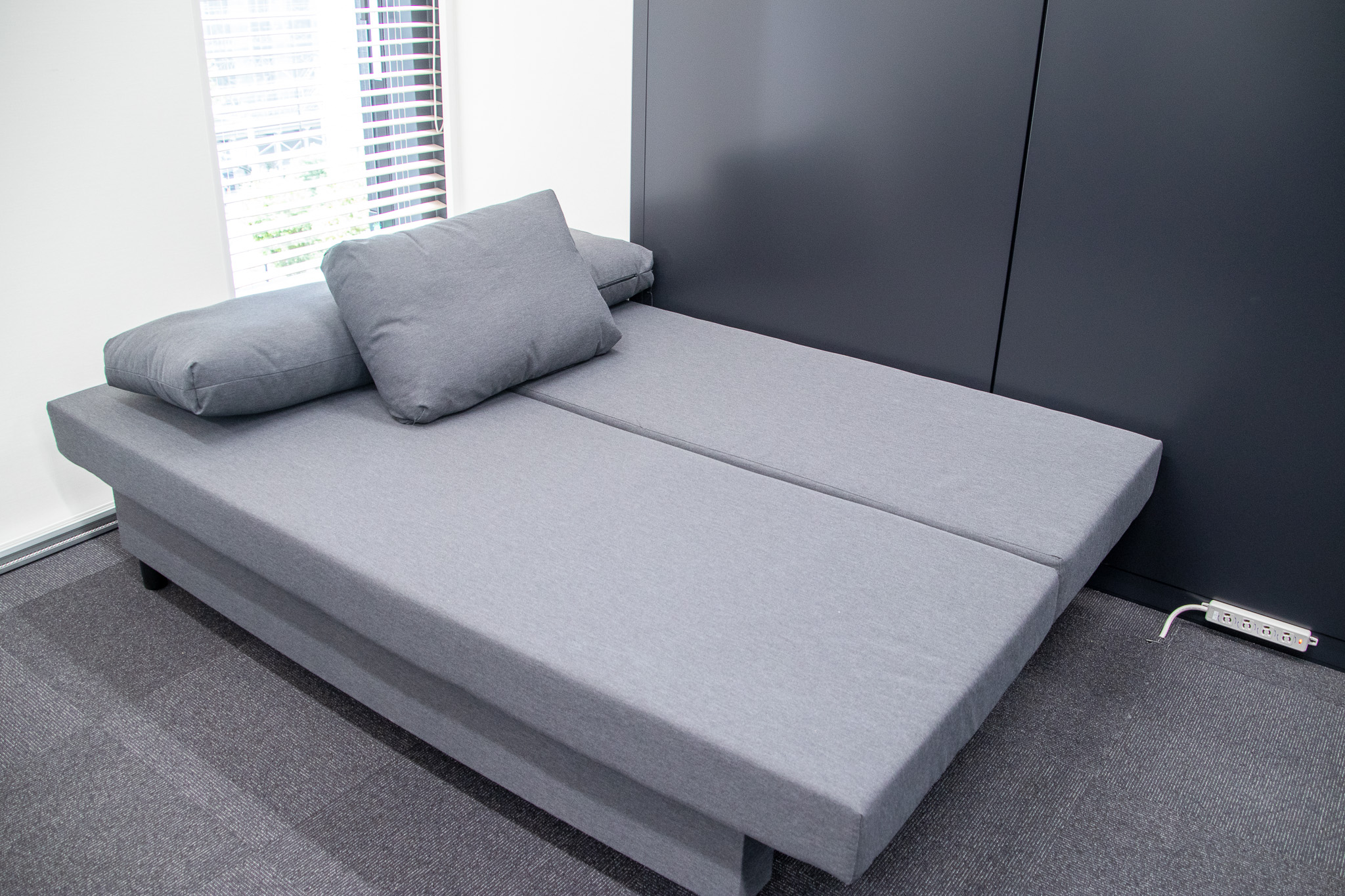 J-TAP_オフィス訪問_ソファ