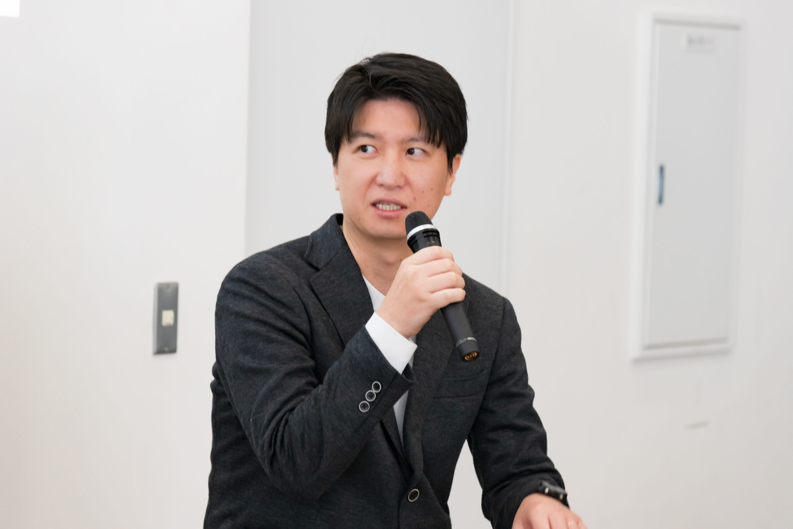 株式会社Asobica_VP of Corporate／Finance_公認会計士_須藤 直樹氏_登壇中の様子
